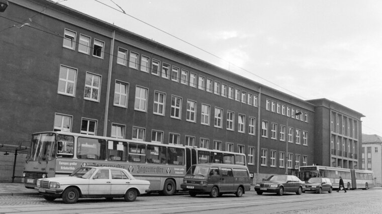 Technisches Institut und Institut für Geographie am Löbdergraben, März 1997